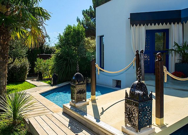 chambre d'hôtel avec piscine privée à marseille la villa majorelle