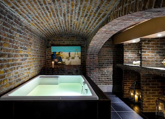 hotel avec jacuzzi privatif sur lille à l'hotel la maison du champlain lille