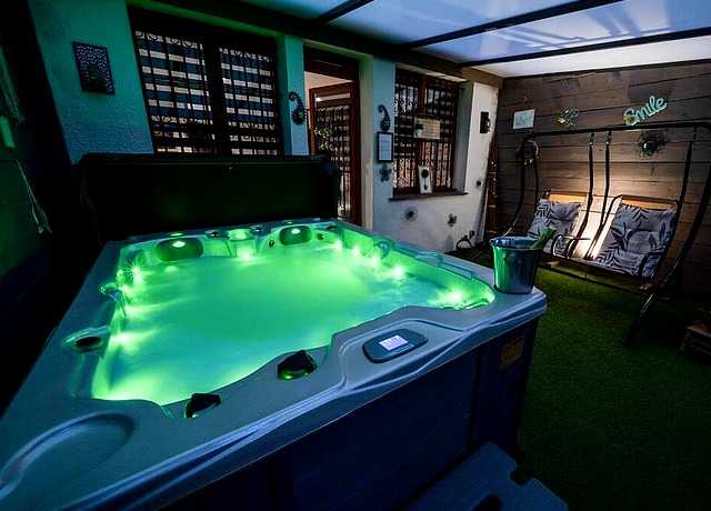 maison avec jacuzzi privatif à Toulouse au Loft Jacuzzi Privatif de Toulouse