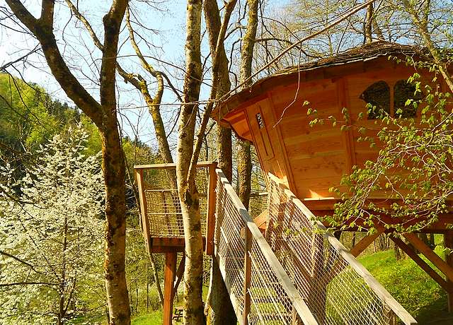 Dormir dans une cabane dans les arbres proche de Strasbourg aux cabanes du Goutty