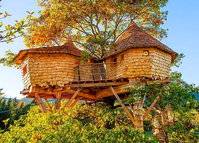 Passer une nuit insolite en amoureux à Strasbourg dans les cabanes dans les arbres aux Cabanes du Chene Rouvre